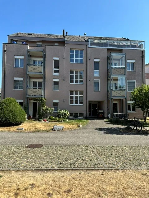 Bel appartement 4.5 pièces avec 2 balcons, cave et place de parking
