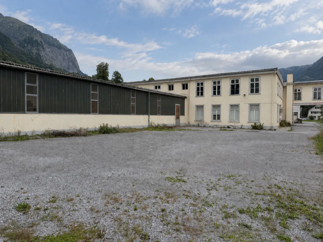External and indoor parking spaces in Schwanden