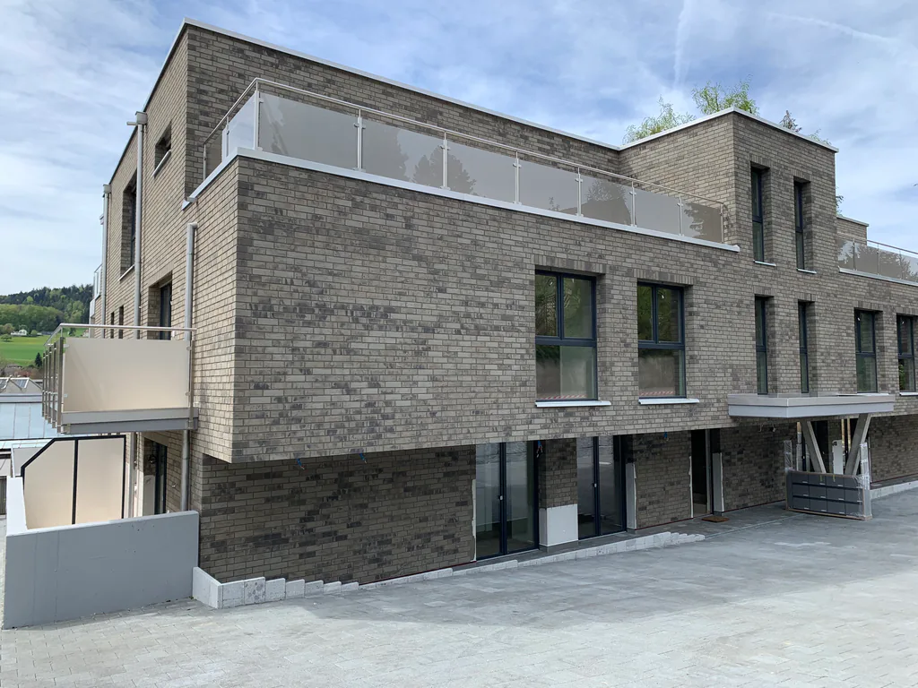 Einstellhallenplatz zu vermieten in Menziken!