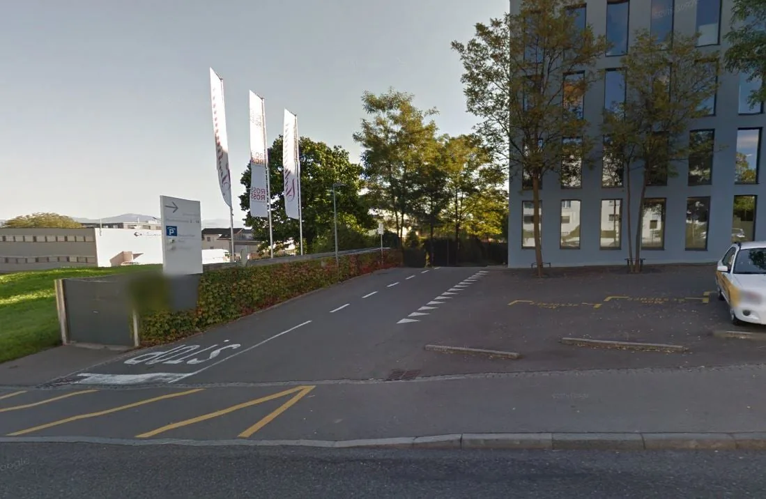 Place de stationnement double sur Huobstrasse