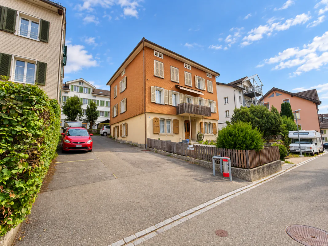 Mehrfamilienhaus mit Entwicklungspotenzial an zentraler Lage in Degersheim