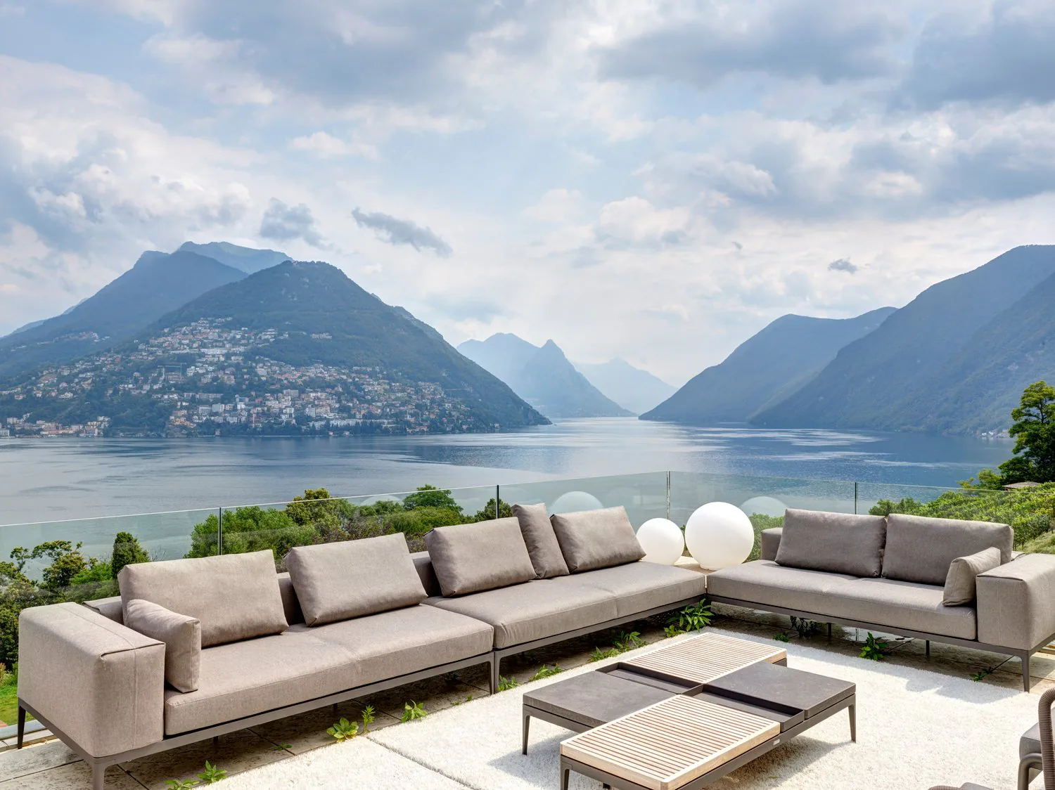 Beste Seeblick-Penthouse in prestigeträchtigem Gebäude