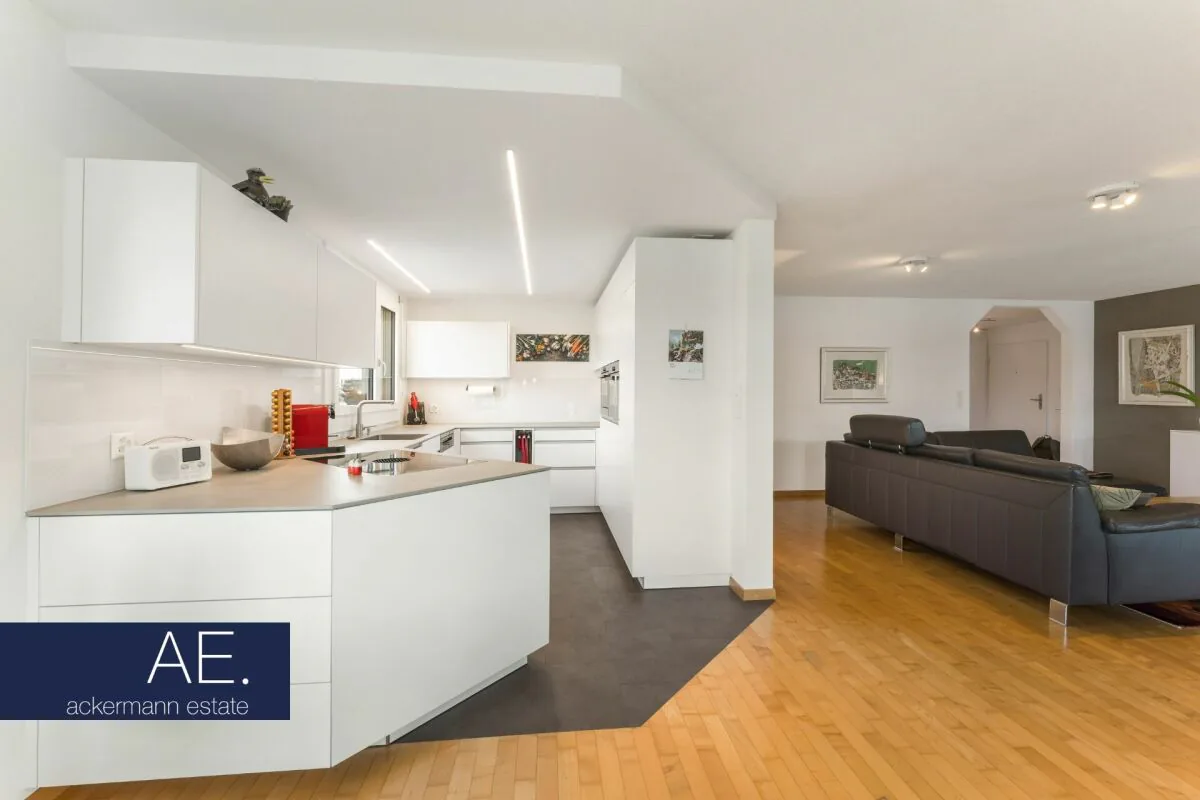 Comfortable living on two floors - with spacious roof terrace