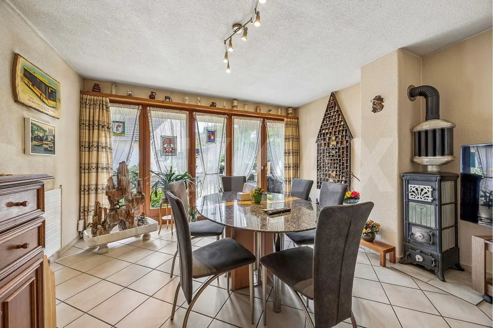 Maison d'habitation spacieuse avec potentiel