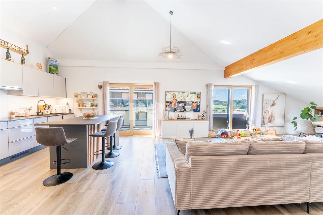Spacieux appartement de 4.5 pièces en attique avec balcon à vendre à Prez-vers-Siviriez