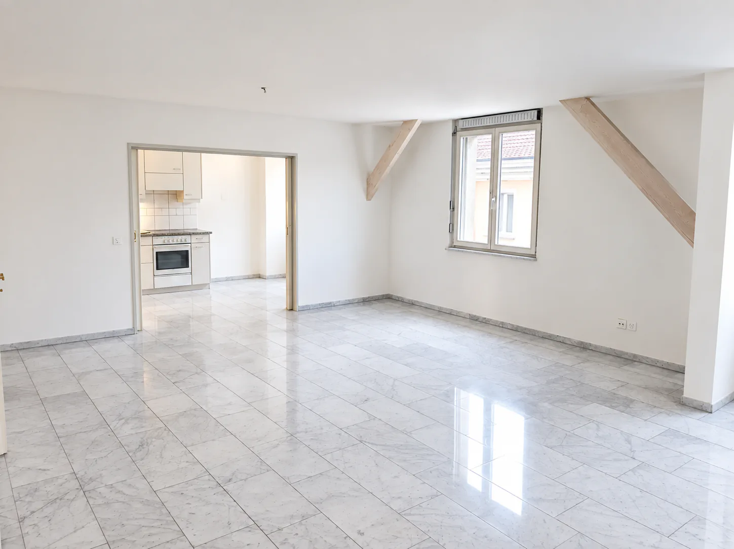 Grosszügige 3,5-Zimmer-Wohnung an zentraler Lage (Nähe Rhein, Universitätsspital, UKBB, Biozentrum)