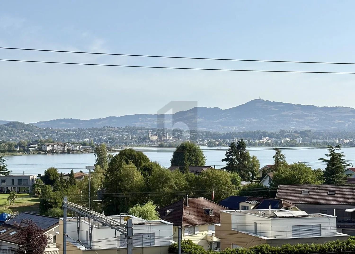 Représentatif avec vue sur le lac