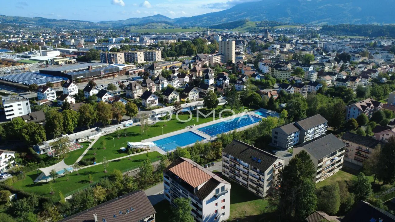 Schönes Apartment mit Balkon und 3,5 Zimmern im 1. Stock