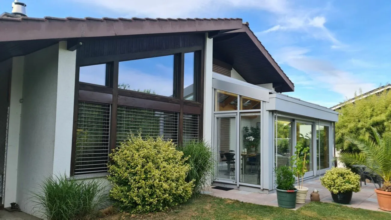 Charming 6-room single-family home with a beautiful winter garden and an additional 2-room apartment