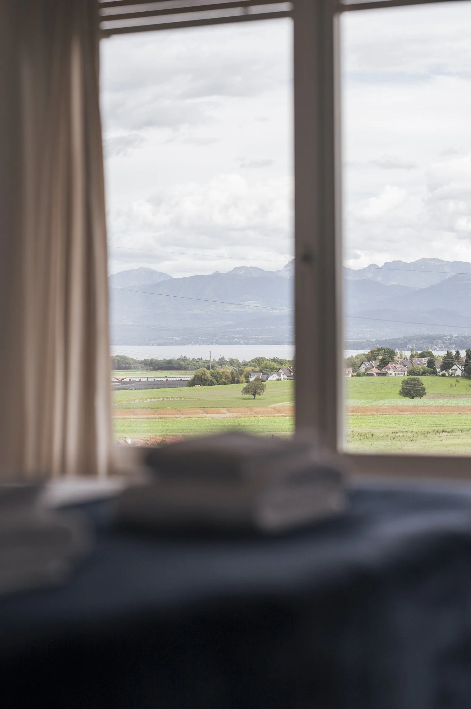 Zimmer mit Möbeln 21 m² mit Seeblick, 4 km von Nyon, Vertrag für 6 Monate