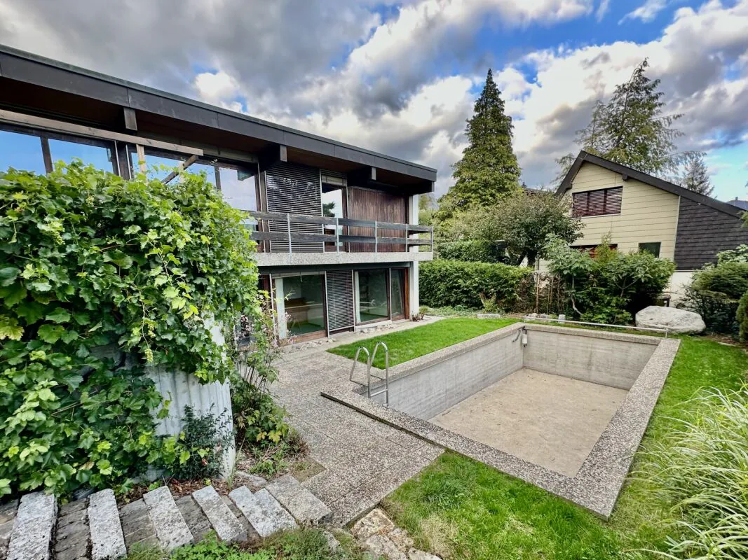 Detached 7-room single-family house with pool and panoramic view