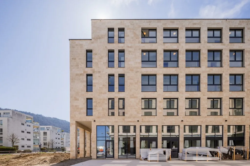 Spazio ufficio/commerciale attraente in un edificio nuovo, prima occupazione a Lucerna/Littau