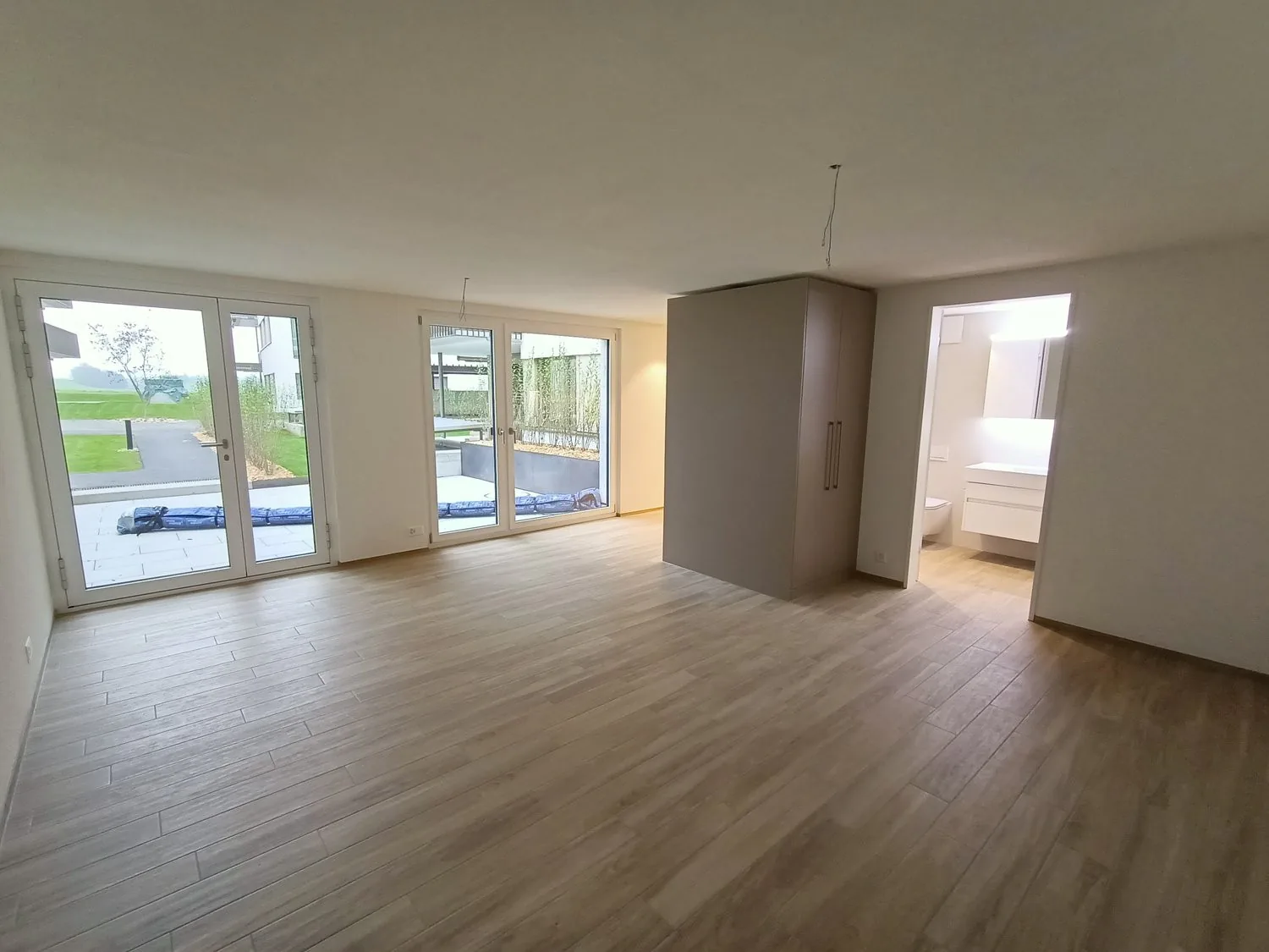 High-quality office/studio with versatile usage options