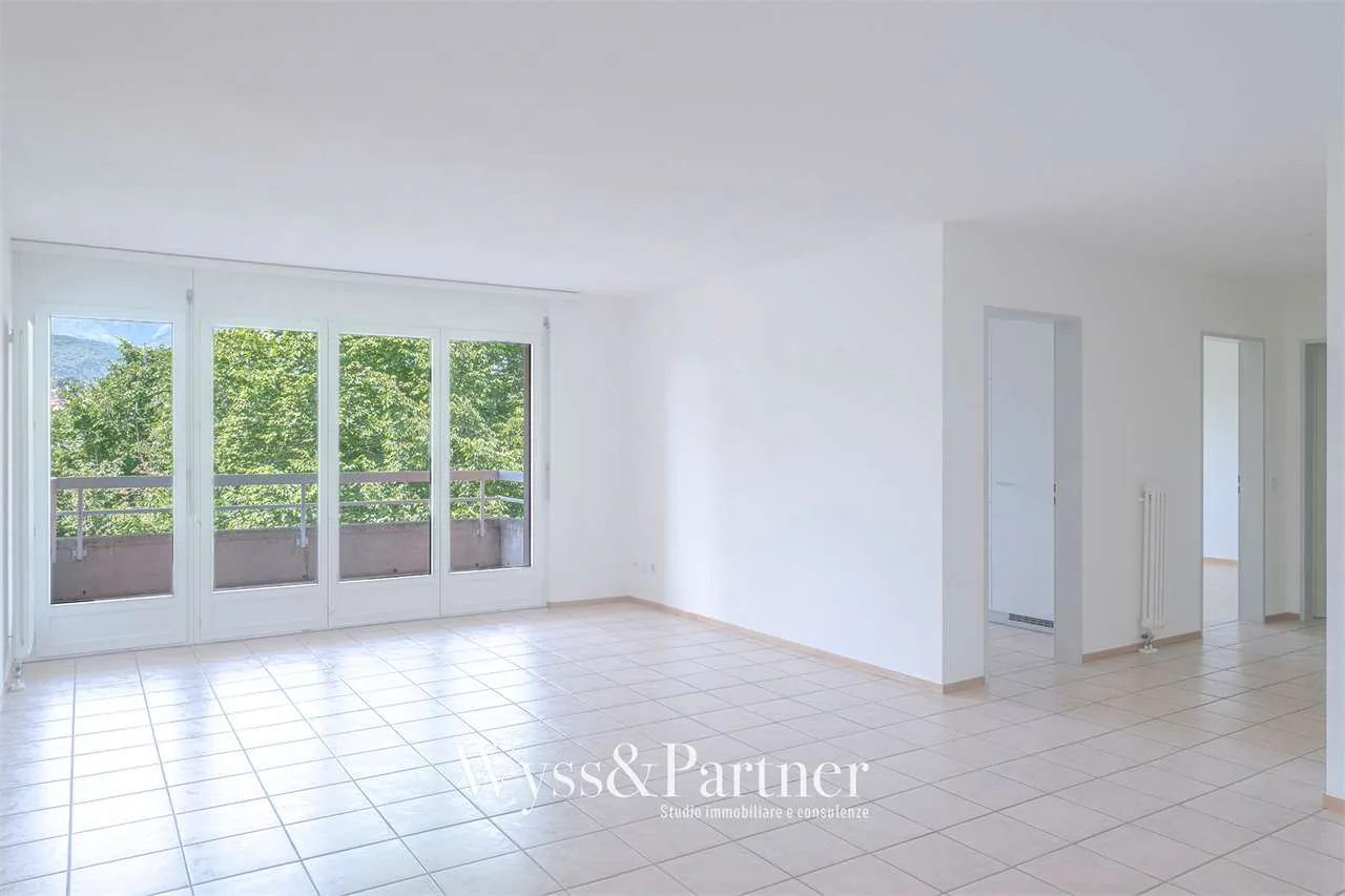 Geräumige 4.5-Zimmer-Wohnung mit Terrasse in der Nähe von Lugano - erste 3 Monatsmieten gratis
