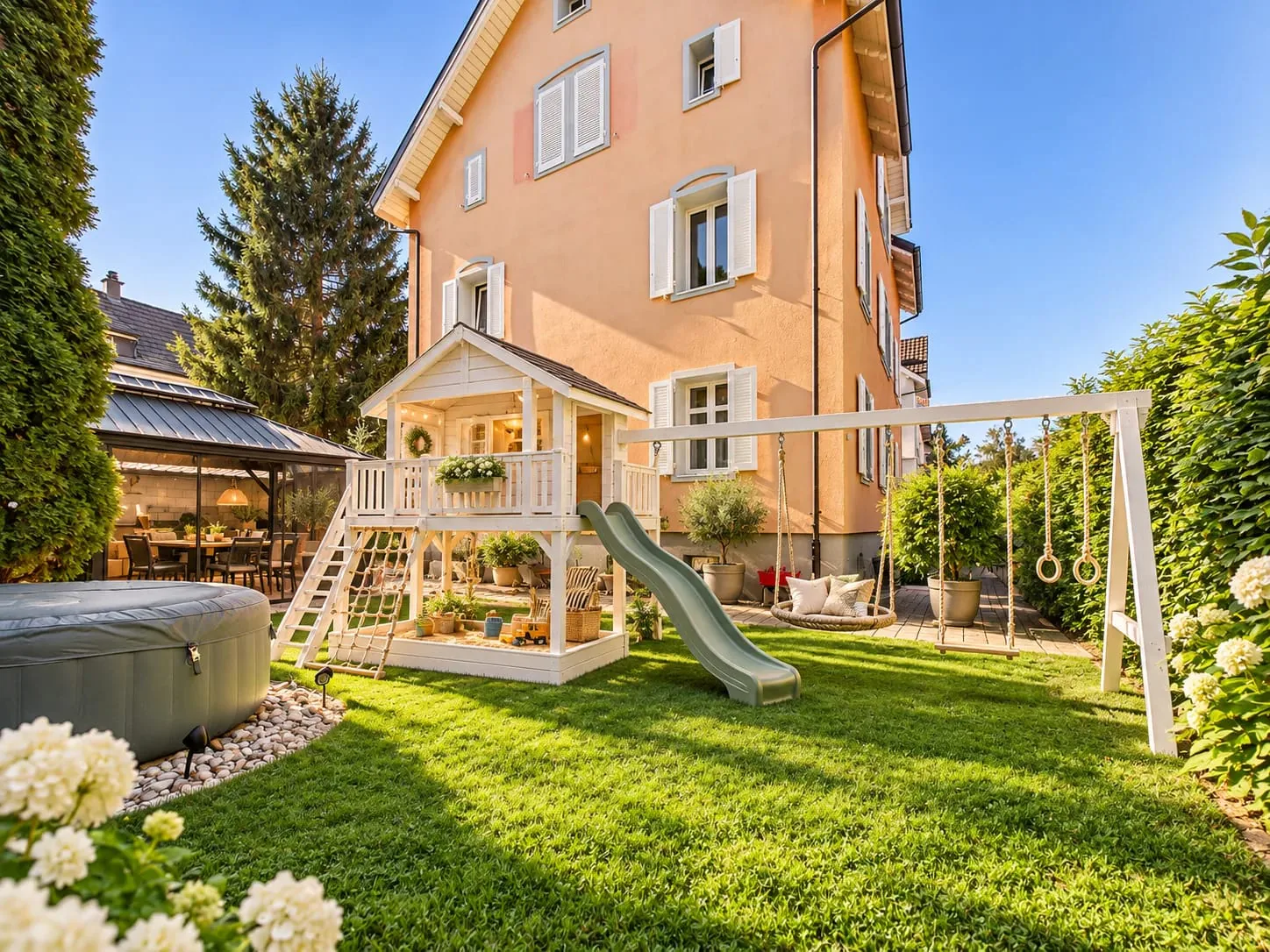 Familienleben auf drei Etagen in Seenähe - mit Einliegerwohnung und grossem Garten!