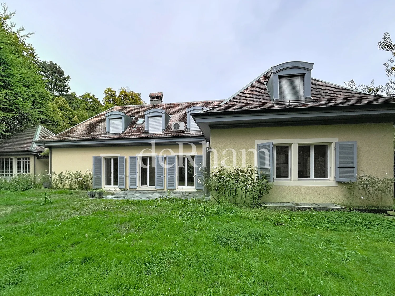 Bellissima villa individuale di 7,5 locali, vicina a tutte le comodità!