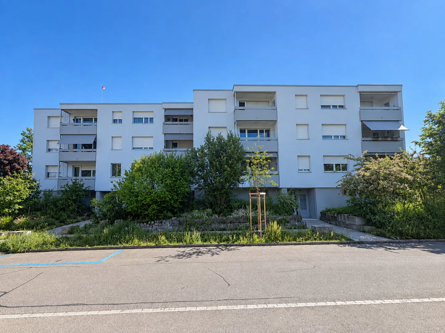 Appartement ensoleillé et de haute qualité partiellement rénové de 3,5 pièces à Seuzach