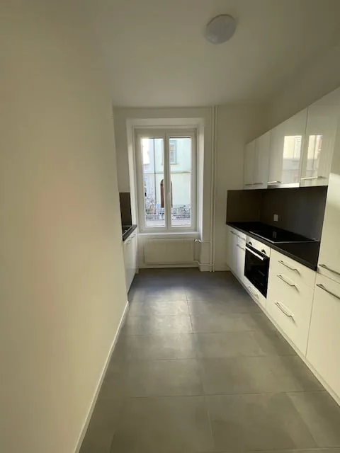 Bel appartement de 3 pièces rénové avec jardin commun - Centre de Bienne