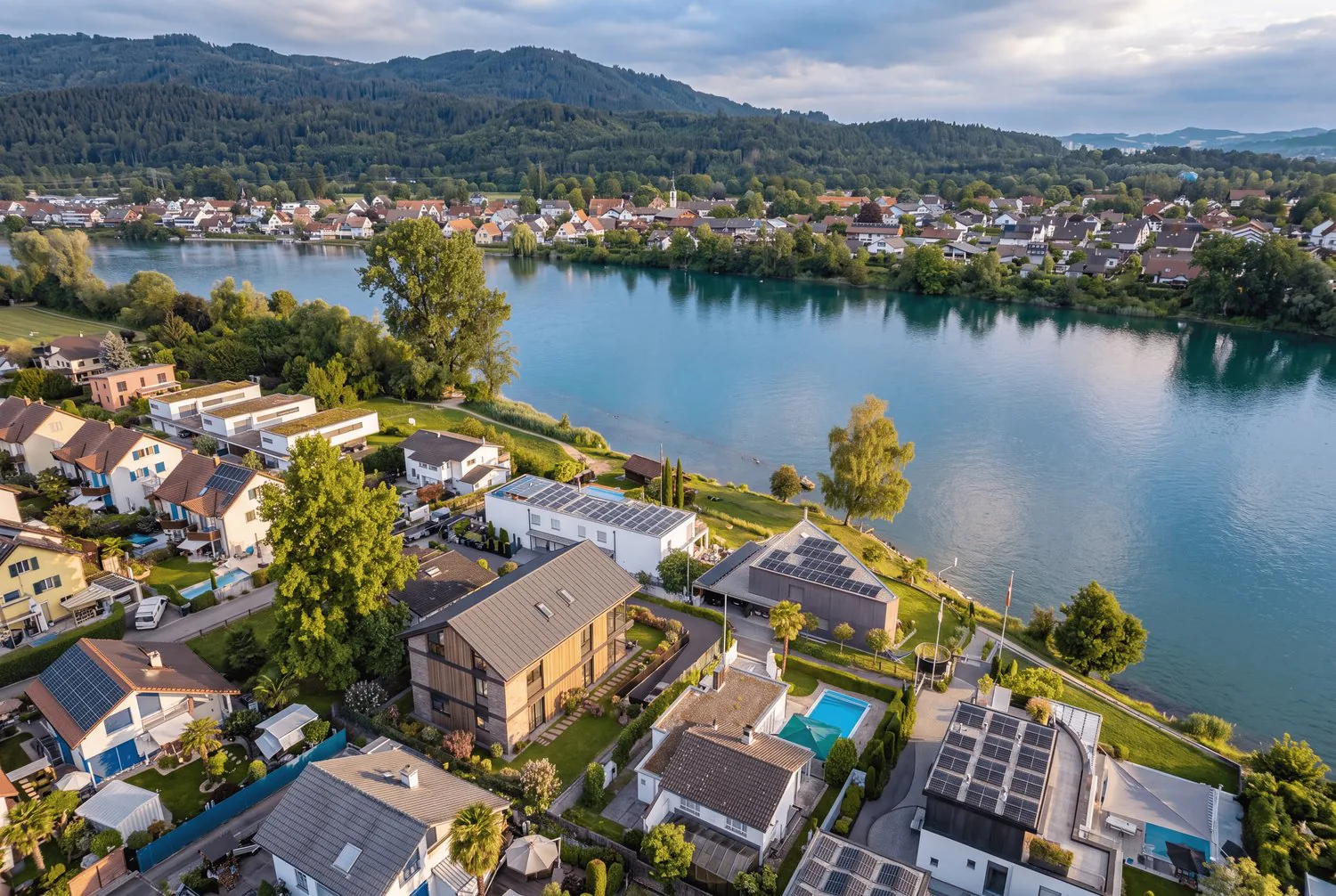 VISTA SUL RENO GARANTITA - 687 M² DI TERRENO EDIFICABILE ESPOSTO AL SOLE A WALLBACH