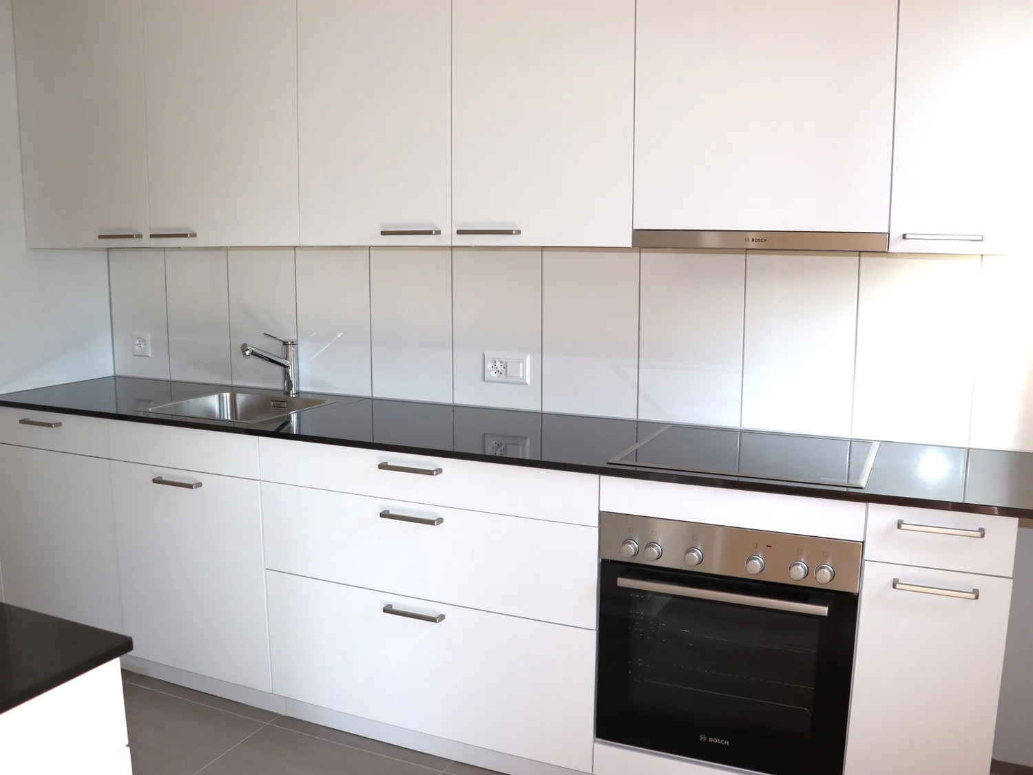 Newly renovated 3.5-room apartment with terrace and balcony