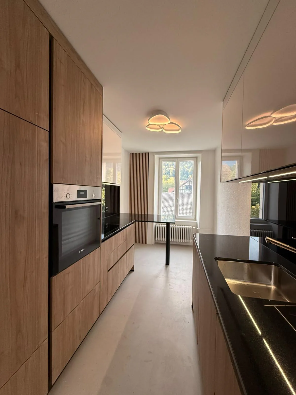 Superbe appartement de 3 pièces entièrement refait à neuf avec balcon situé dans un quartier calme