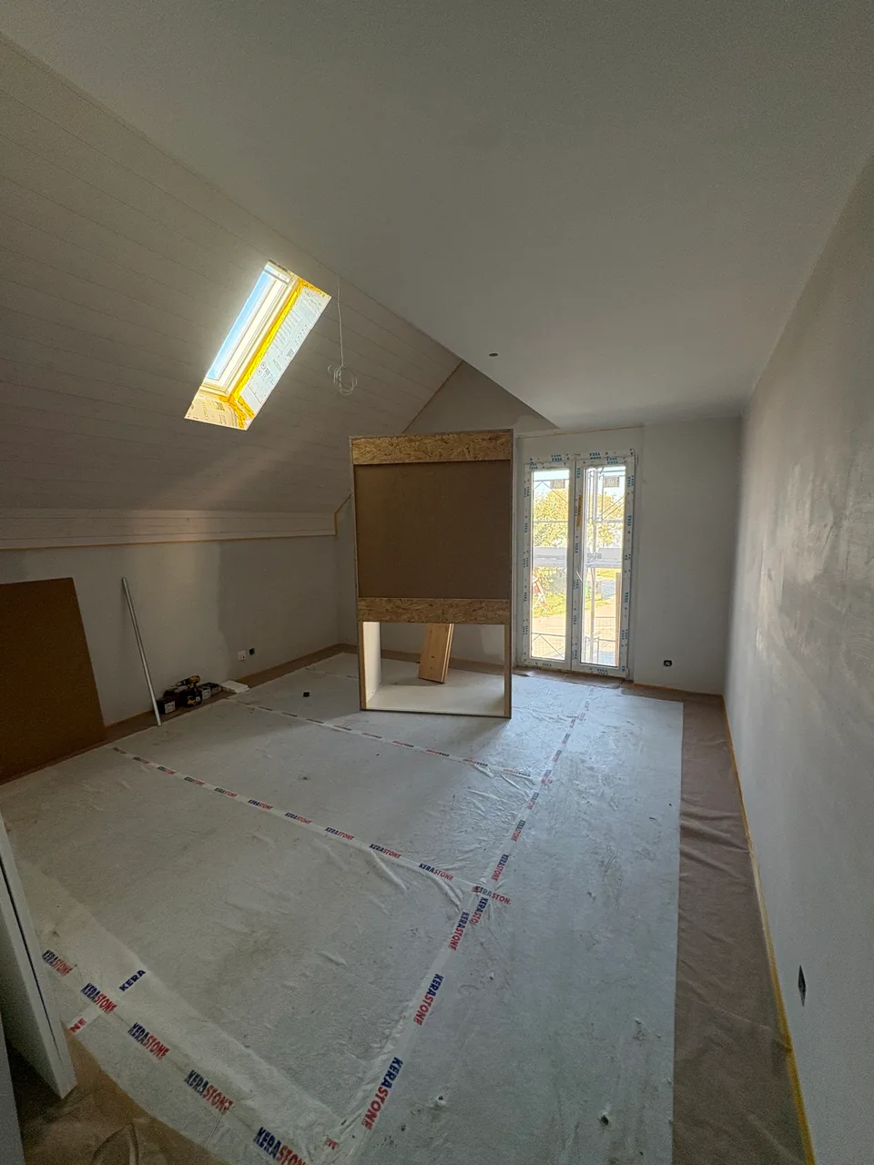 Studio au 1er étage dans un immeuble entièrement rénové