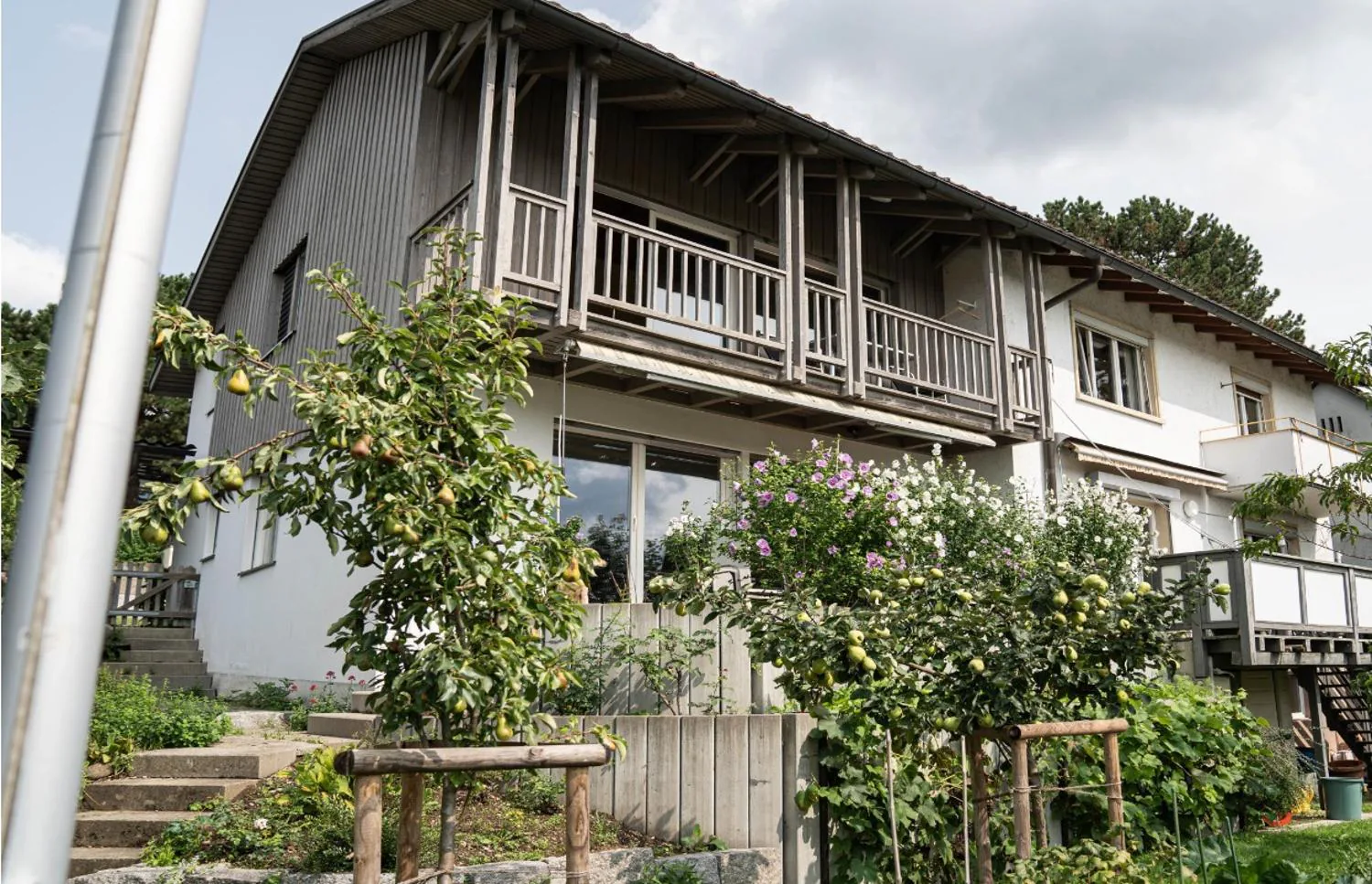 Doppeleinfamilienhaus im Zürcher Oberland mit Blick auf den See!