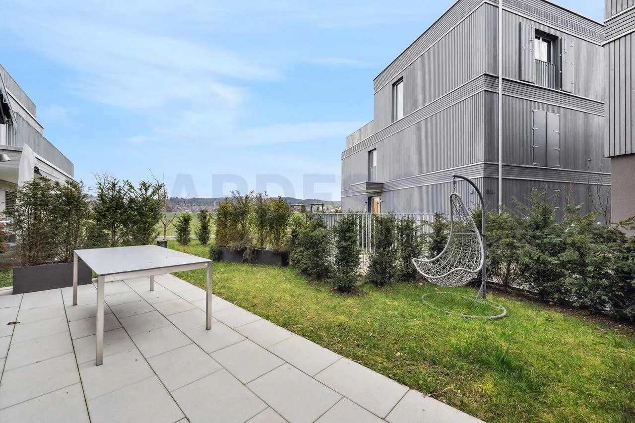 Designer-Wohnung mit Garten & Hobbyraum