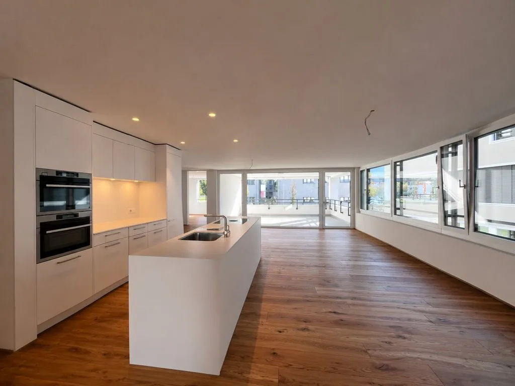 Attraktive 4.5 Zimmer-Wohnung an zentraler Lage in Cazis