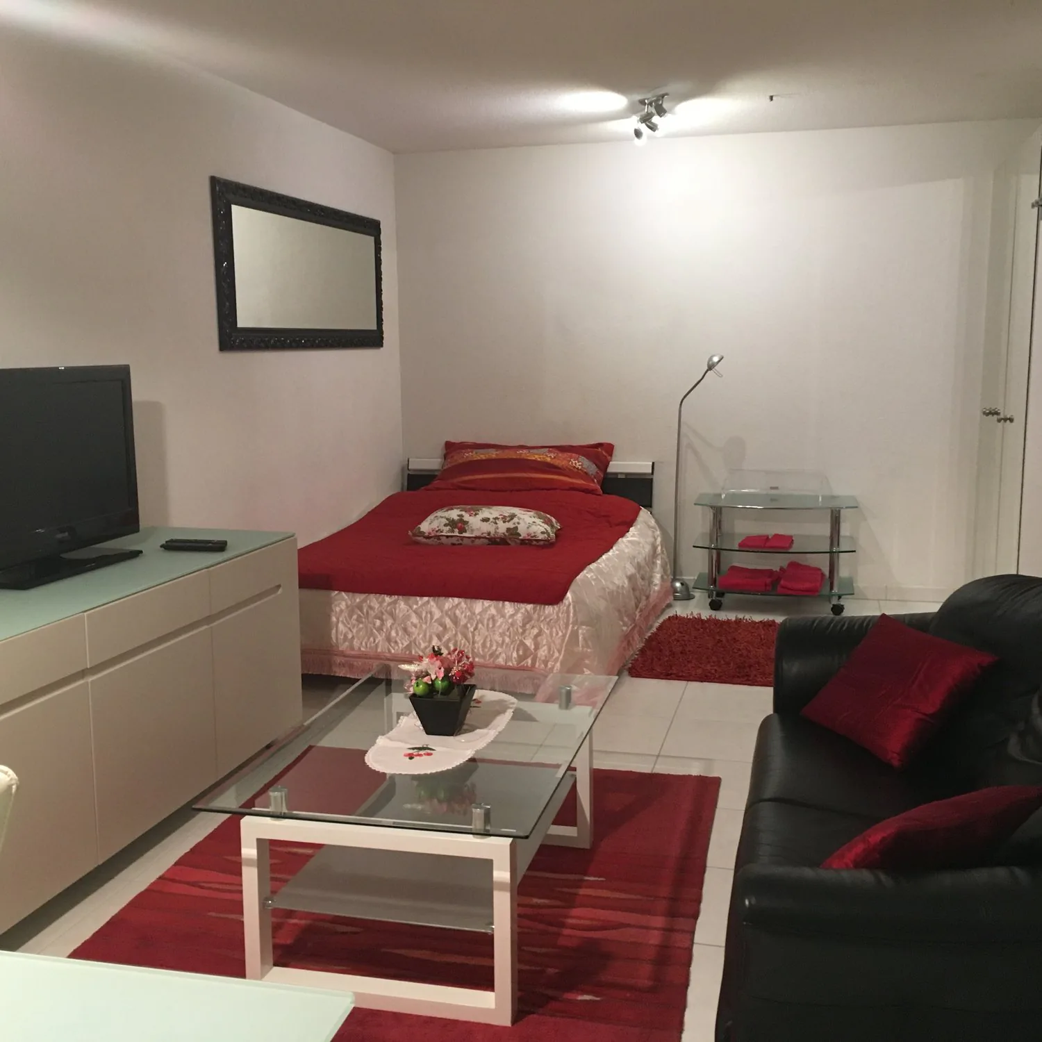 Appartement 2.5 pièces - meublé - avec balcon à Buchs Zürich