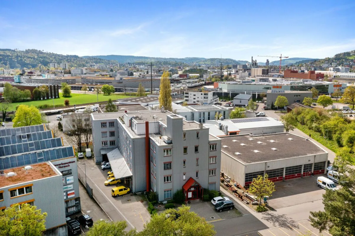 Superficie de bureau attractive dans le quartier industriel de Harzach