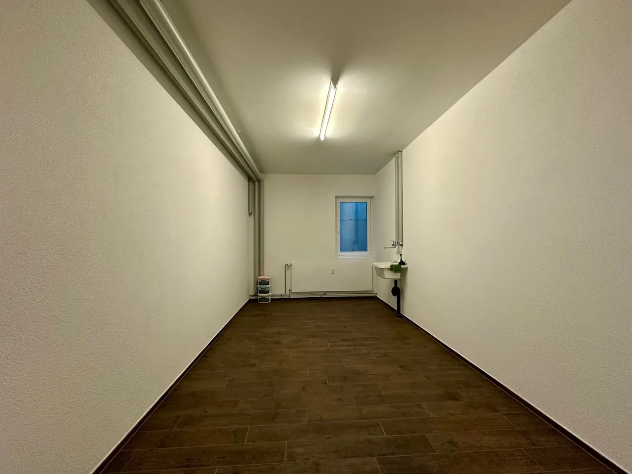 Beheizter Lagerraum mit Lavabo