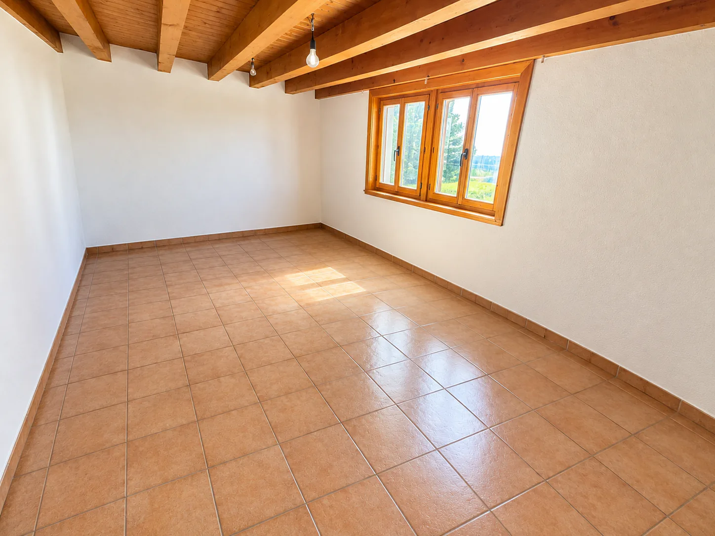 La Coudre: 5,5 Zimmer renoviert mit großer Terrasse und freier Sicht