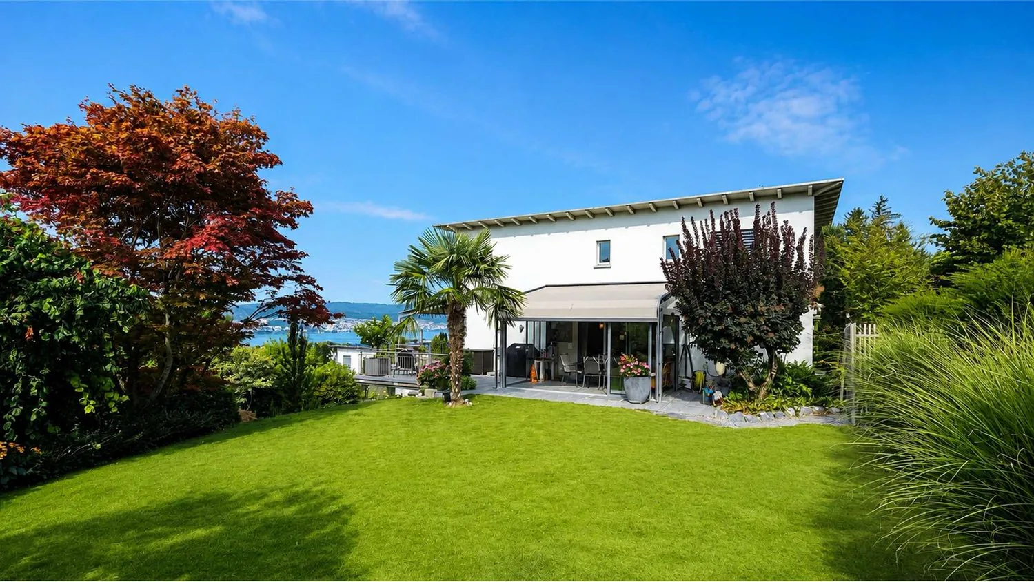 FAMILIENTRAUM MIT SEESICHT: 6.5-Zimmer-Einfamilienhaus in Uetikon am See