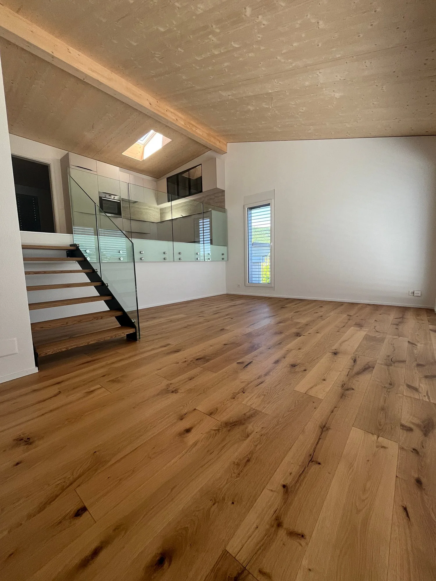Erstbezug Exklusive 3.5-Zimmer-Dachwohnung mit grosser Terrasse