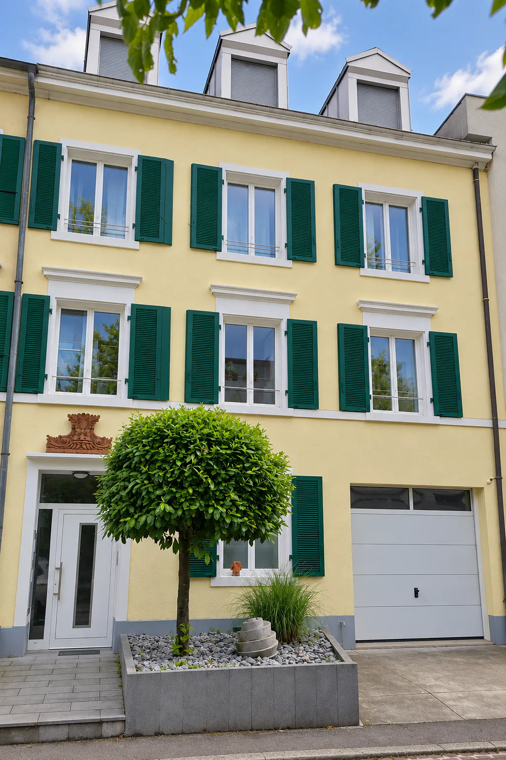 Charmante 4.5-Zimmer-Maisonette-Wohnung an ruhiger Quartierstrasse in Basel