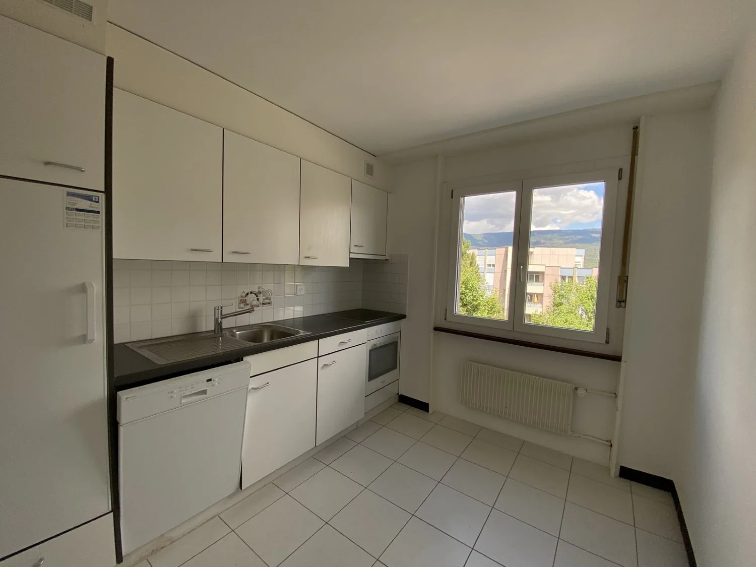 Wohnung mit 4.5 Zimmern im 2. Stock