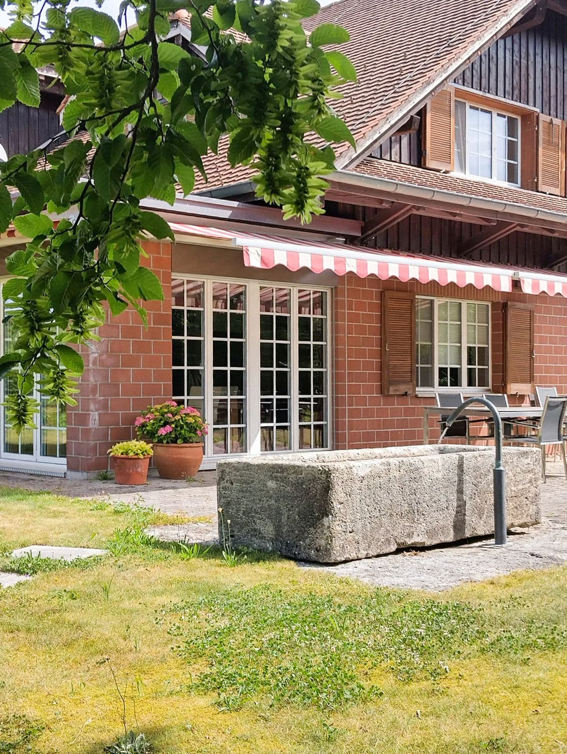 Grosszügiges Doppeleinfamilienhaus mit traumhafter Sicht auf den Hallwilersee