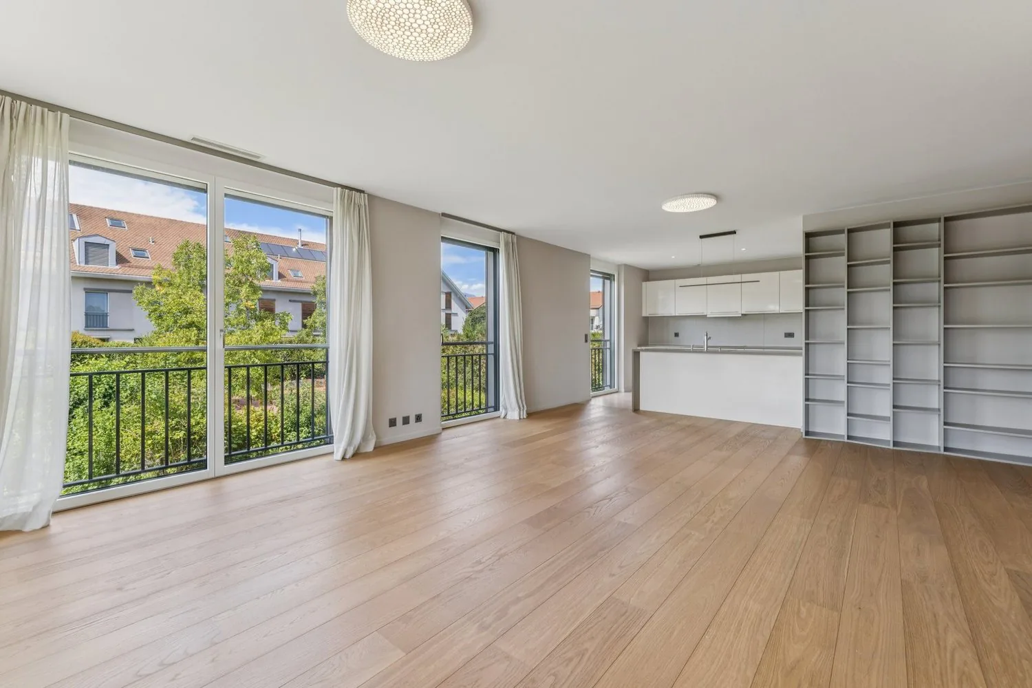 ELEGANT 4.5 ROOMS WITH TERRACE