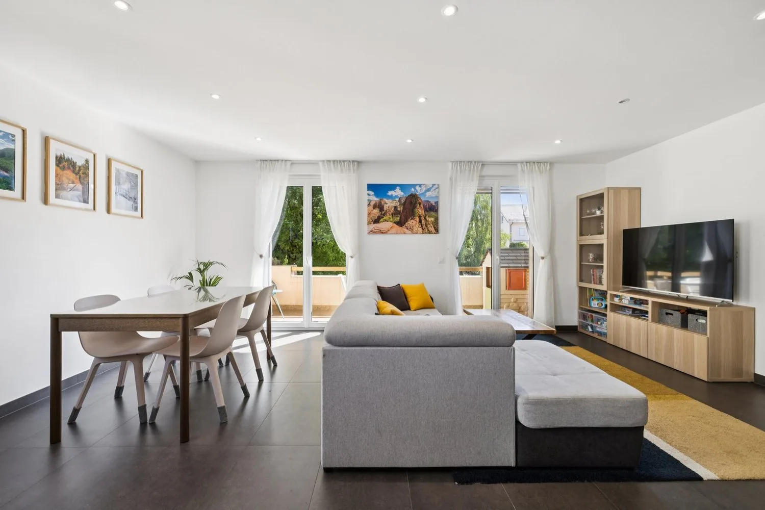 Elegant 4.5-room duplex apartment in a private environment