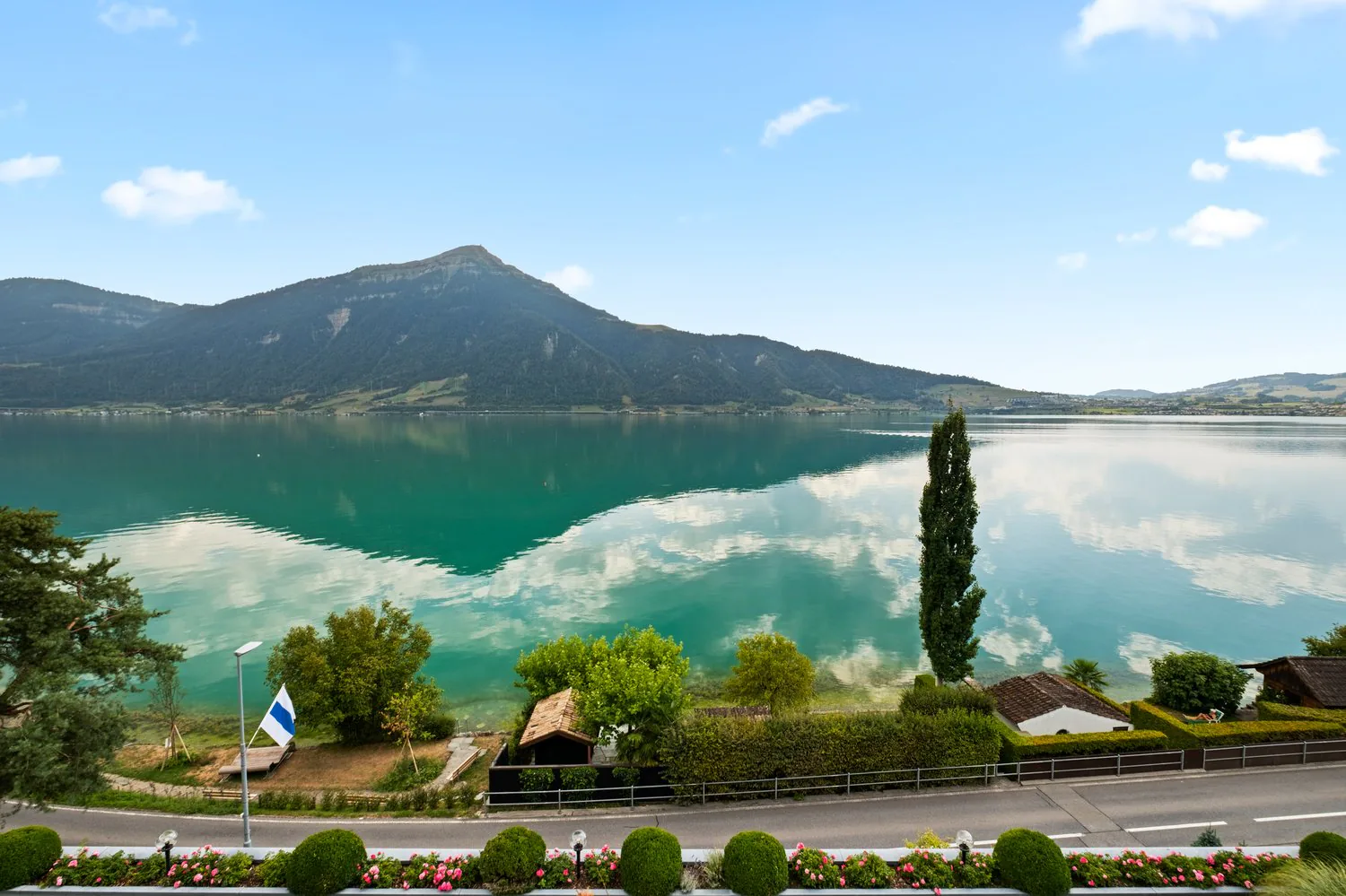 4.5-room attic apartment (190 m2) with magnificent lake view