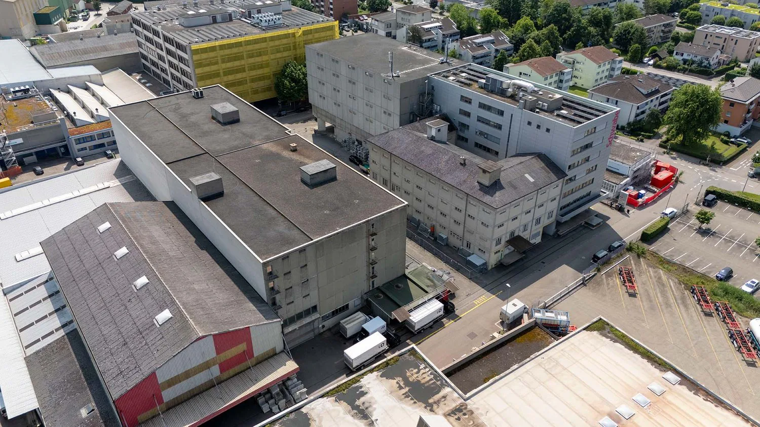 Aree di magazzino in affitto da 2'200m2 al piano superiore