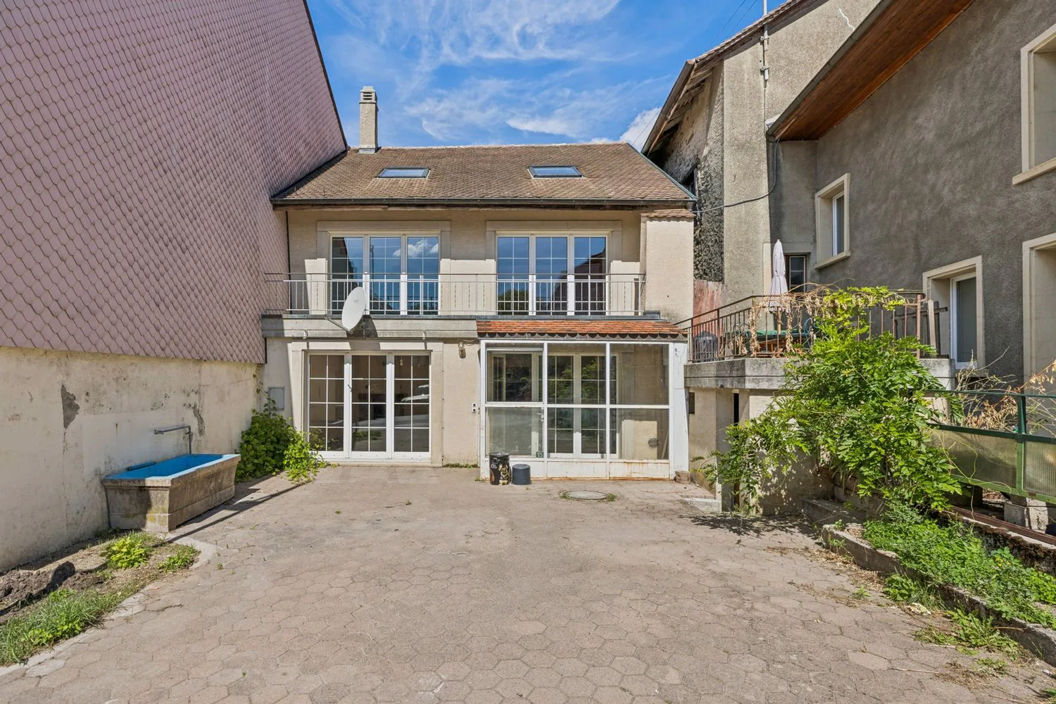 Haus im Dorf 6.5 Zimmer - Schönes Renovierungspotenzial - La Chaux
