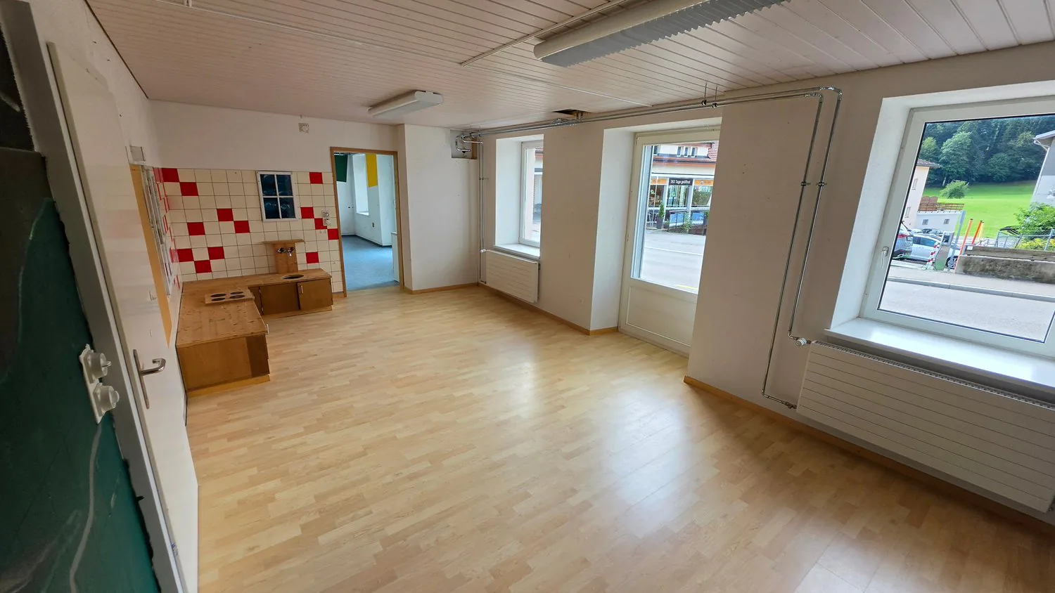Commercial space/store space/storage space/hobby room for rent