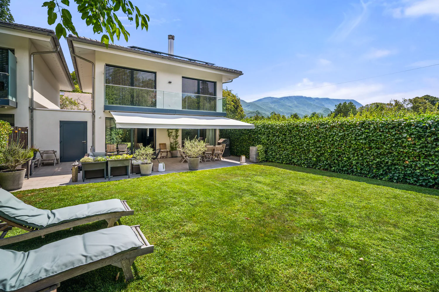 EXCLUSIVITY - CONCHES - Magnificent semi-detached villa