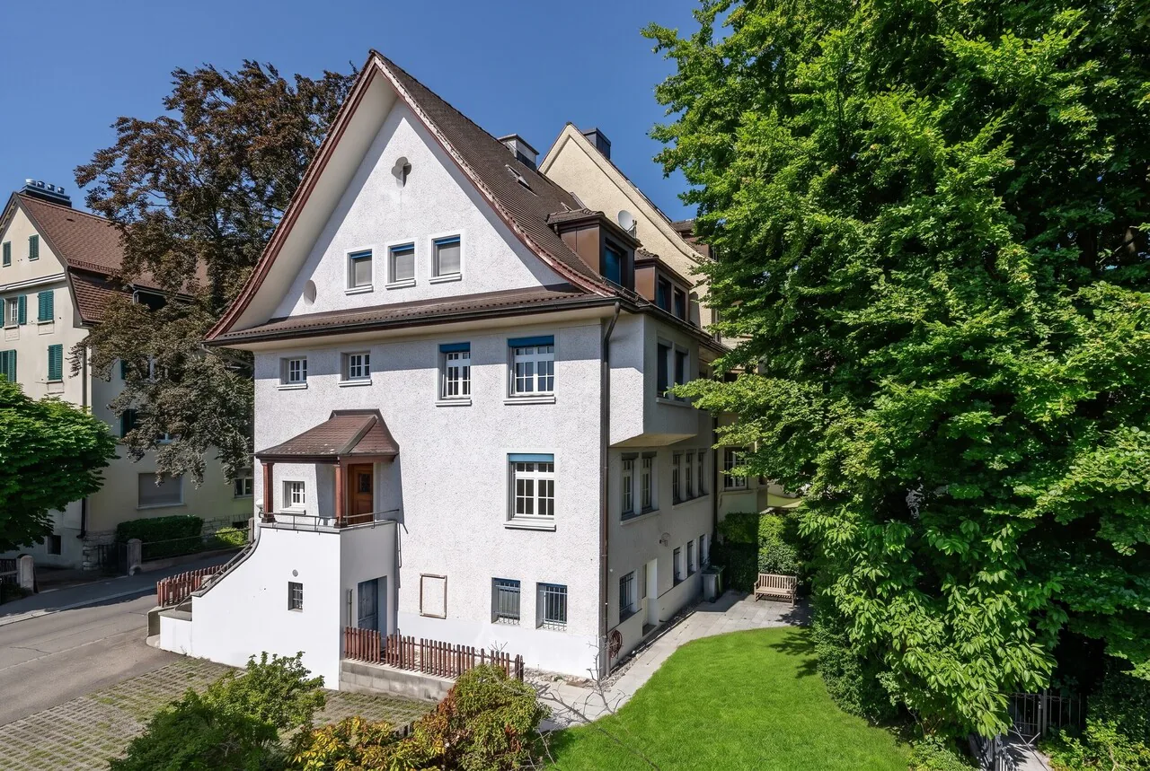 Elegantes Stadthaus von 1914 in Zürich-Oberstrass