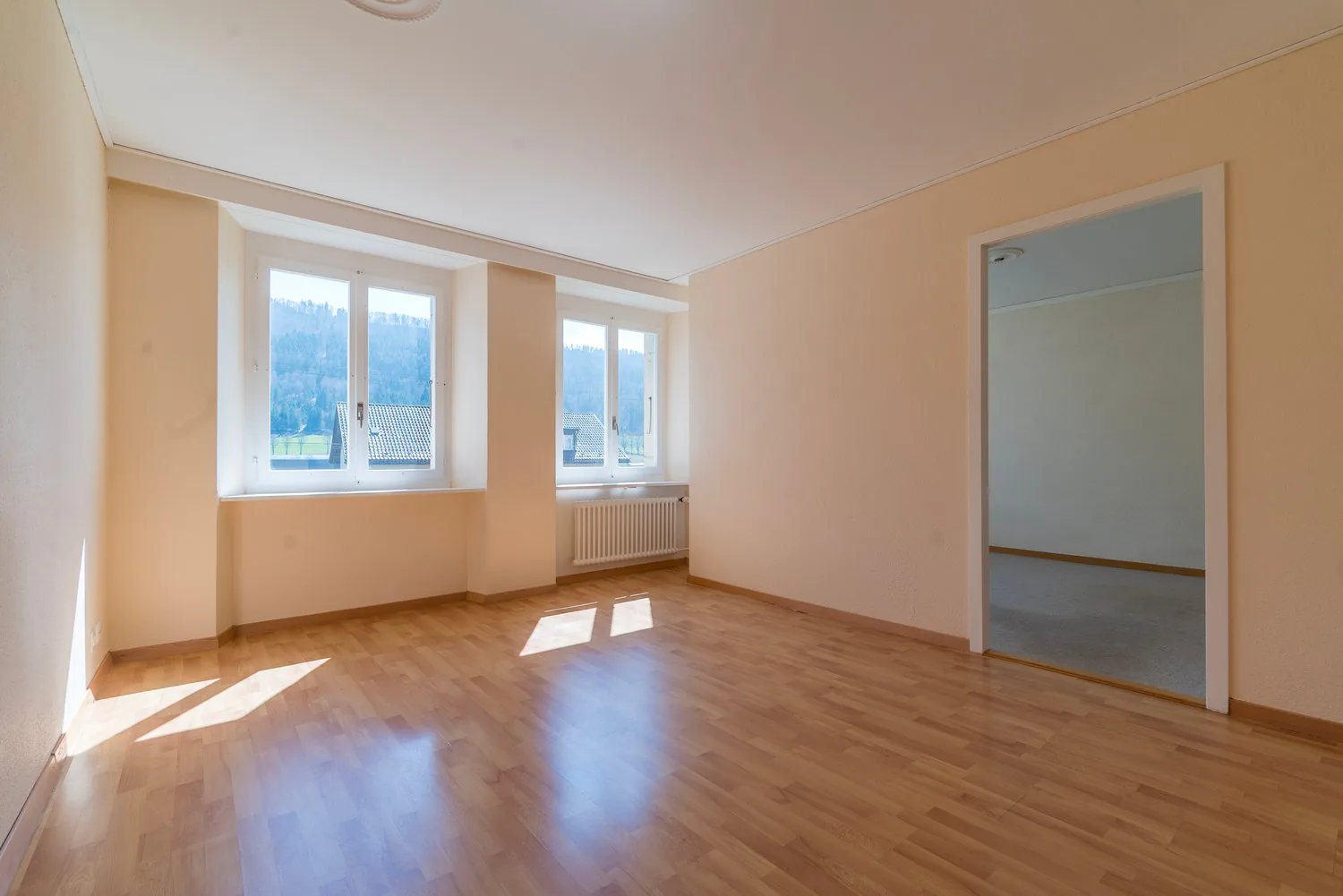 Charming 2-bedroom apartment, bright and ideally located in Saint-Imier