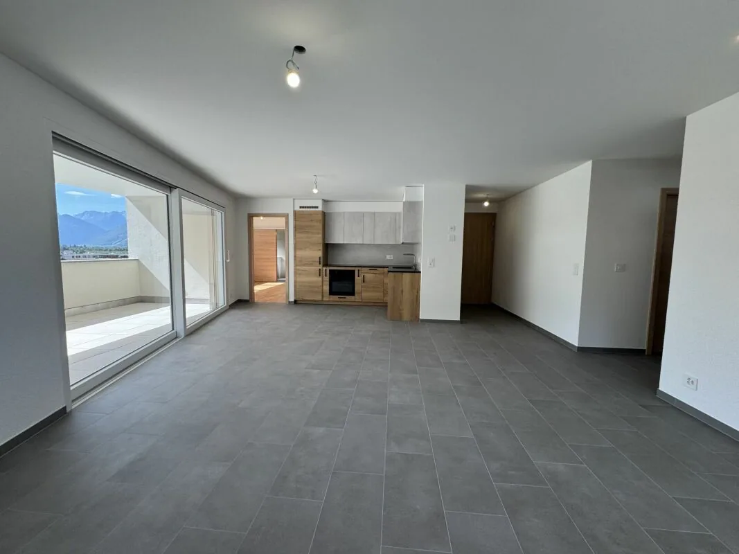 New 4.5-room apartment in the center of Riddes