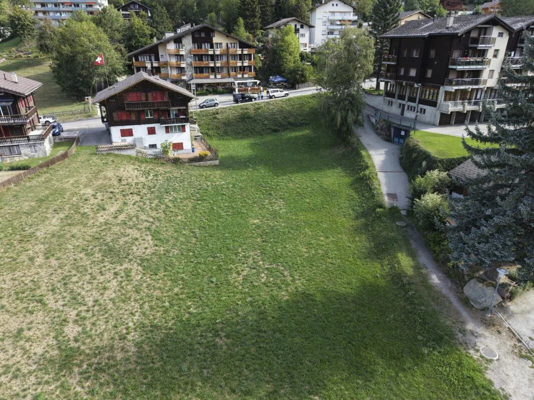Attractive building plot in Fiesch - Residential/Commercial Zone WG4
