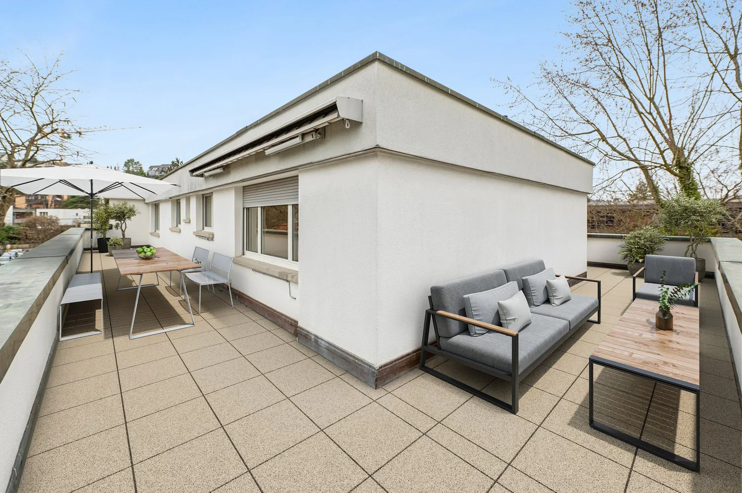 Bright attic apartment with roof terrace